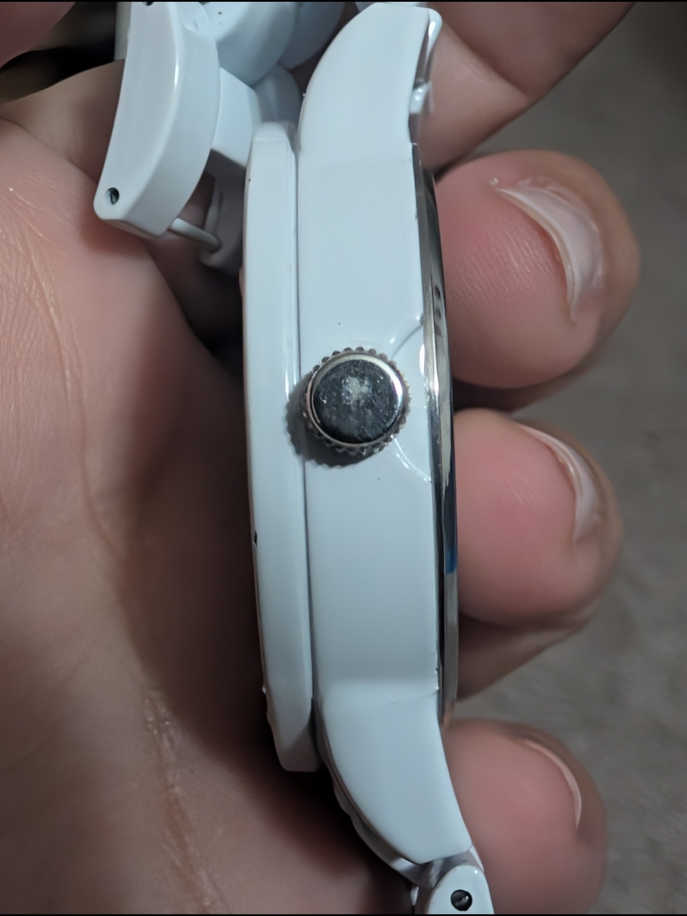 White Crystal Bezel Women's Fashion Watch - Picture 6 of 6